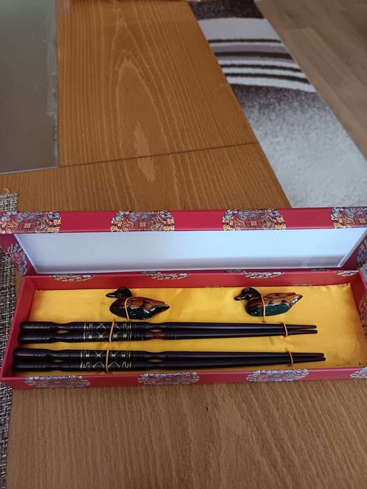 Комплект дървени клечки за хранене