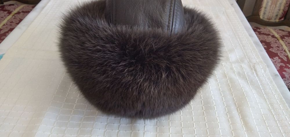 Песцовая  женская шапка.