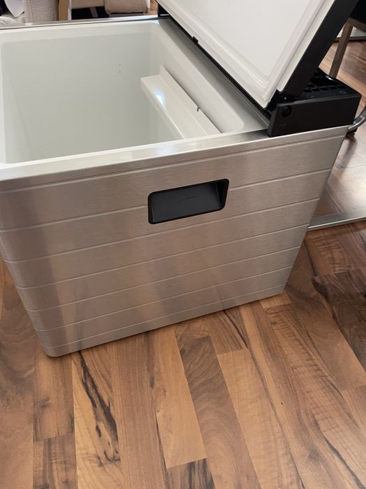 Dometic хладилник на 12/220 волта и газ за къмпинг