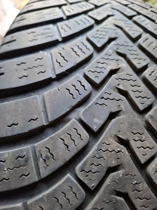 Vând anvelopa cauciuc de iarna M+S Falken