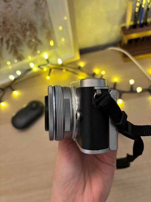 Olympus E-PL9 Aparat Foto Mirrorless 16MP MFT 4K Kit 14-42mm F3.5-5.6