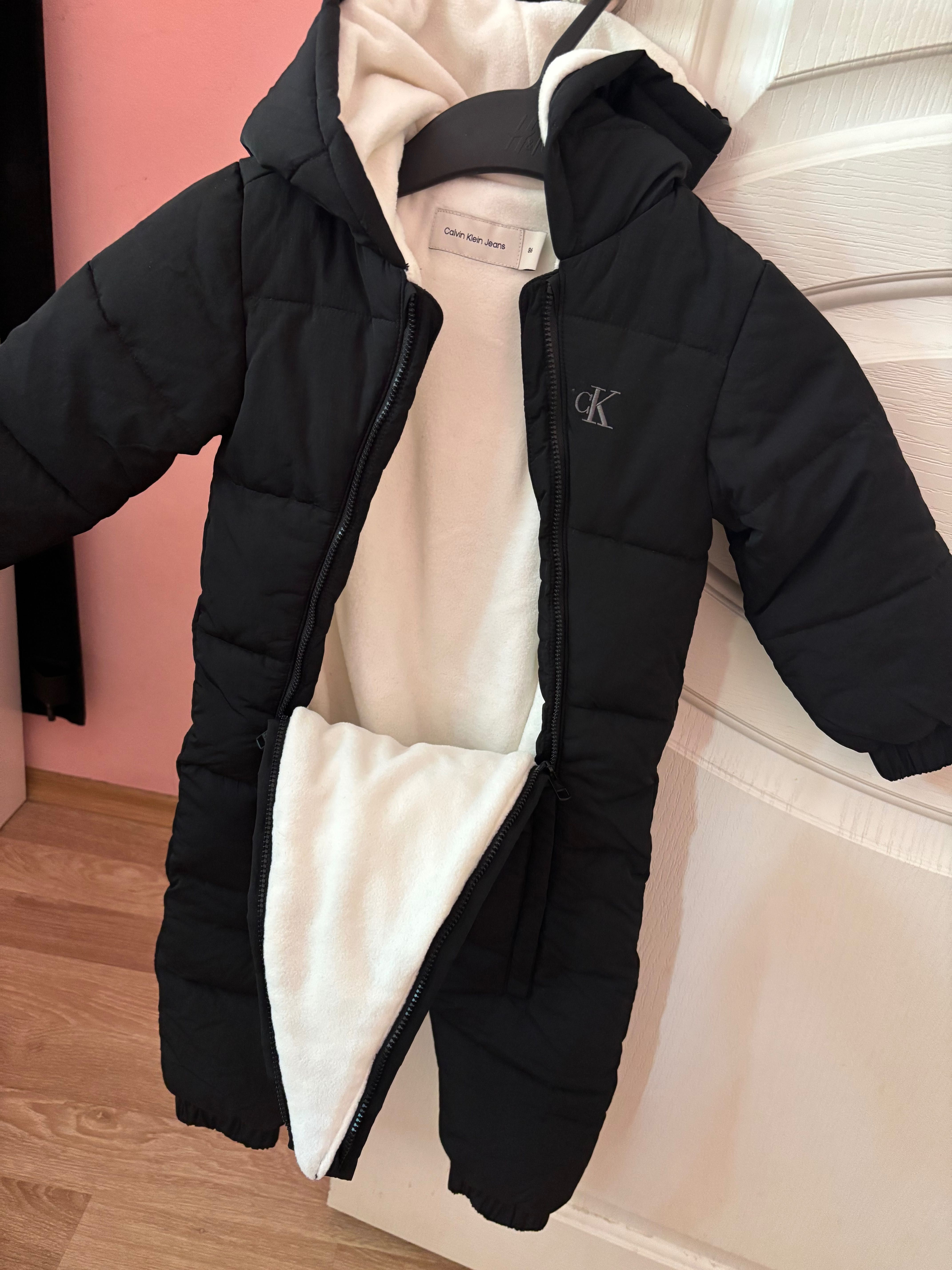 Космонавт Calvin Klein