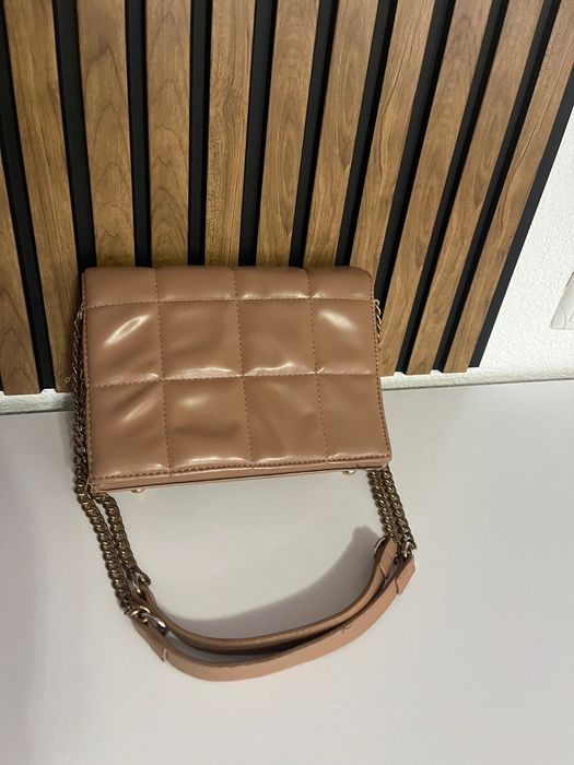 Дамски чанти много запазени някои са купувани от Тенденс!Всяка по 10лв