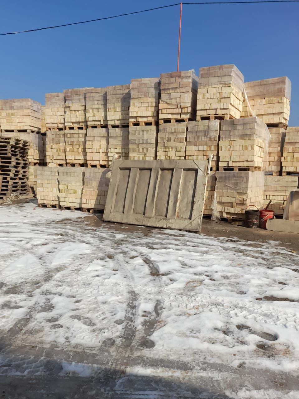 Кирпич новый продам