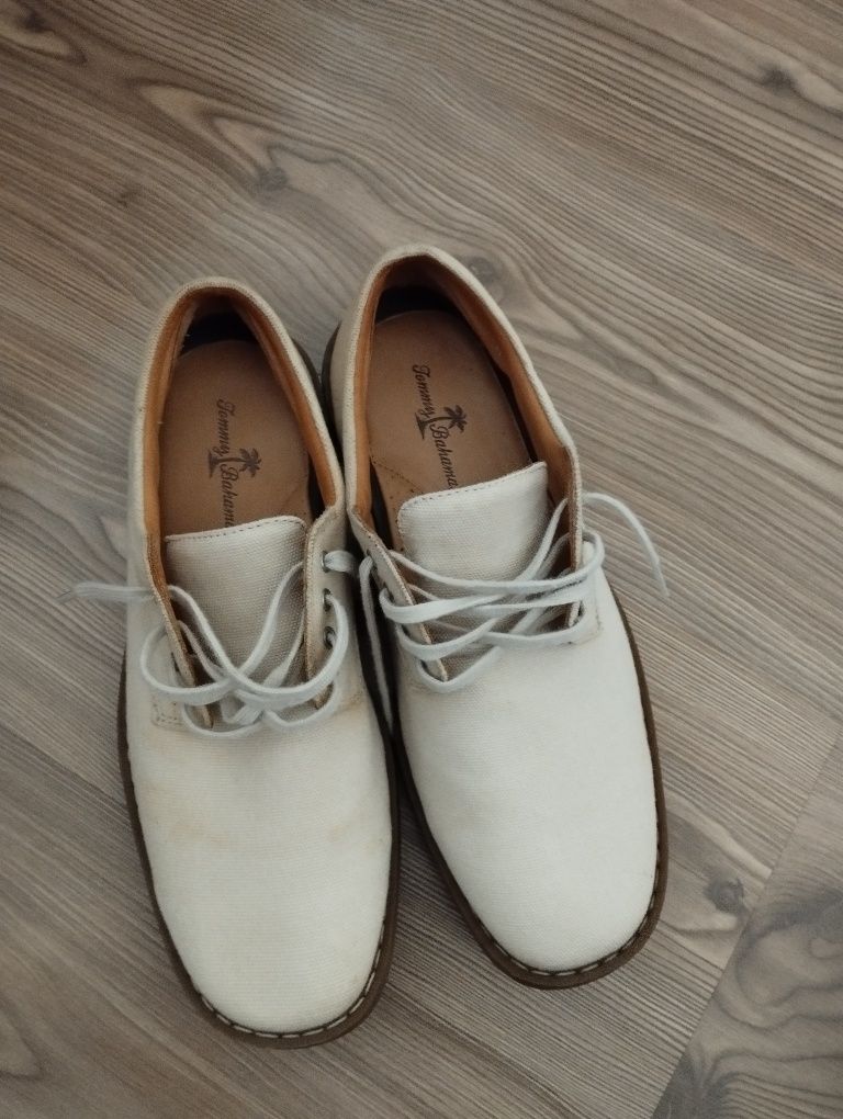 Pantofi piele și textil pentru bărbați.