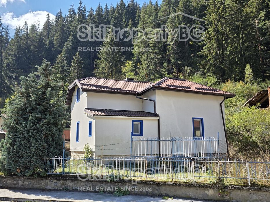 Къща с парцел в село Бели Искър, близо до Боровец!