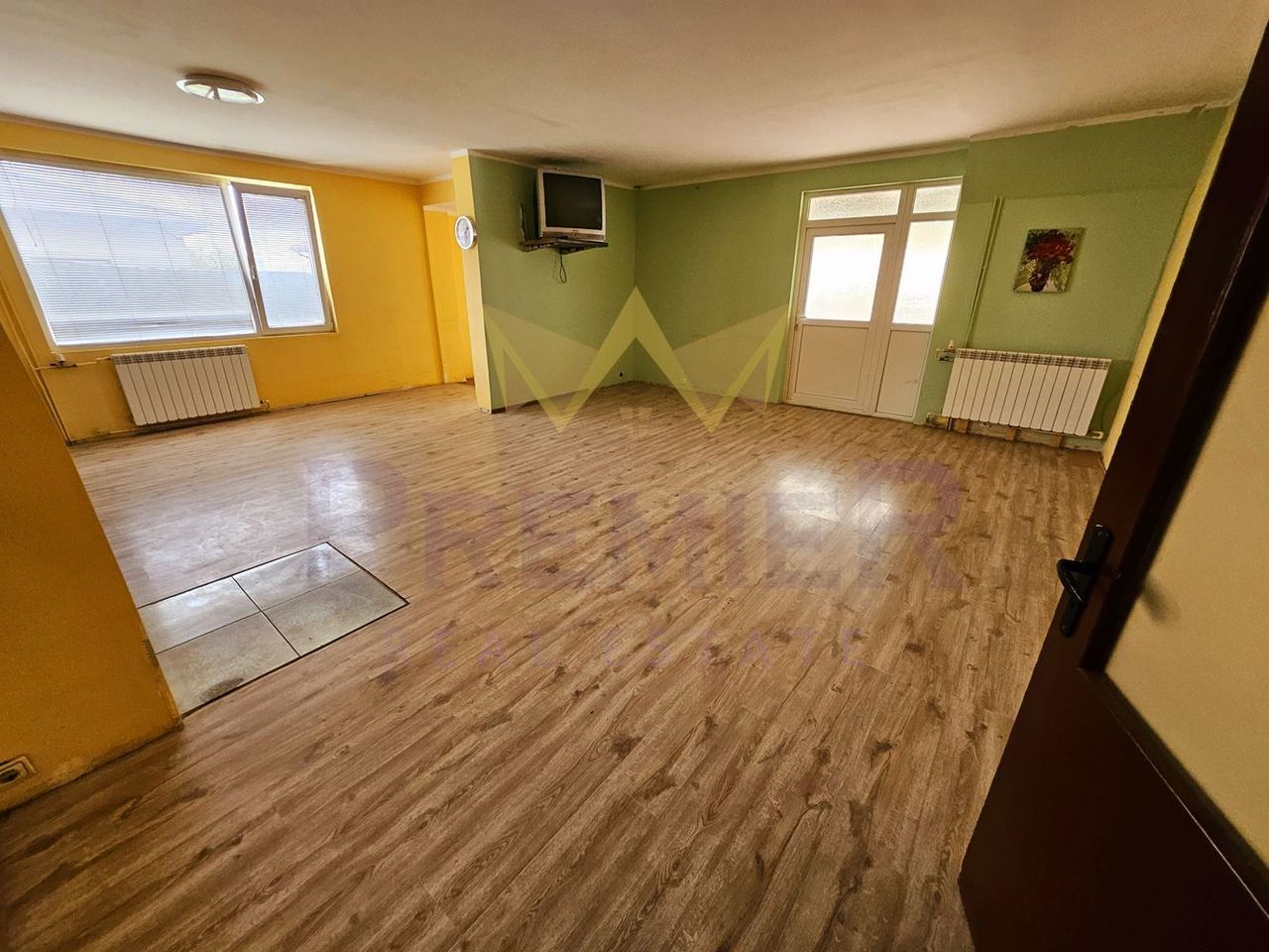 Продава се Къща в с. Мрамор, Област София-град - 380 кв.м за 1050 €/кв.м - Снимка #6