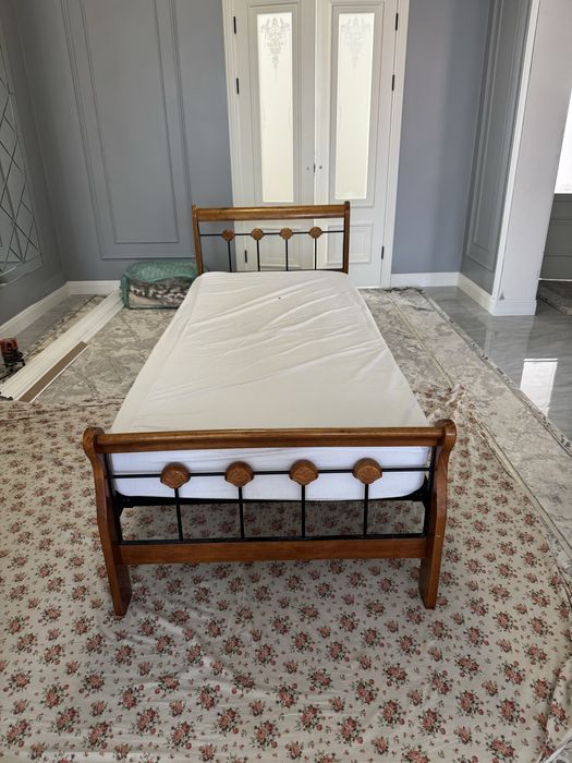 Кровать тайланд с матрасом(имеется наматрасник)