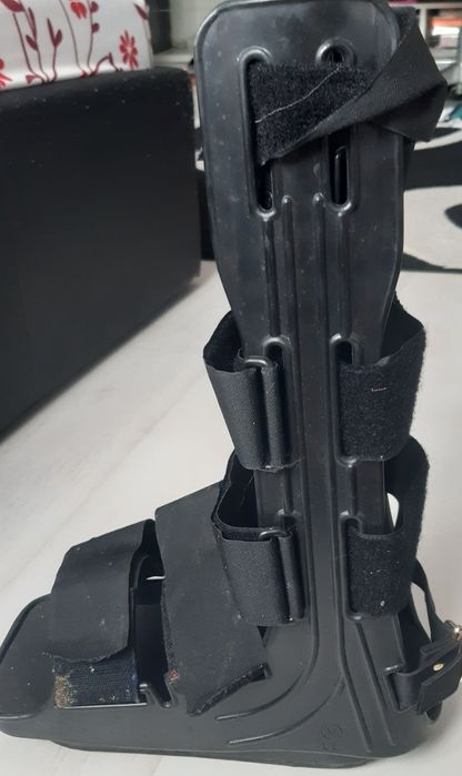 Vand cizma ortopedica