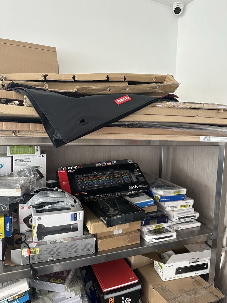 Tablă albă whiteboard – diferite dimensiuni, prețuri între 50–200 lei