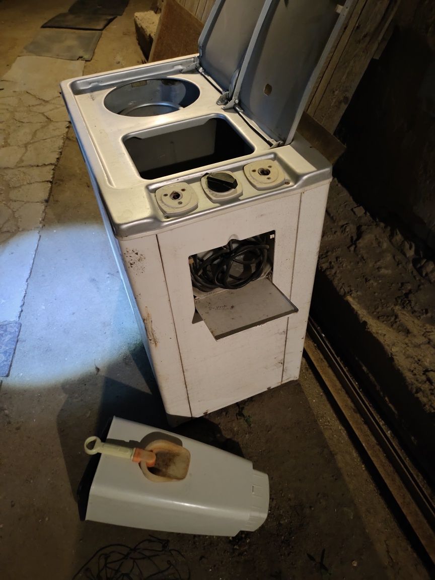 Продам стиральную машину Чайка3