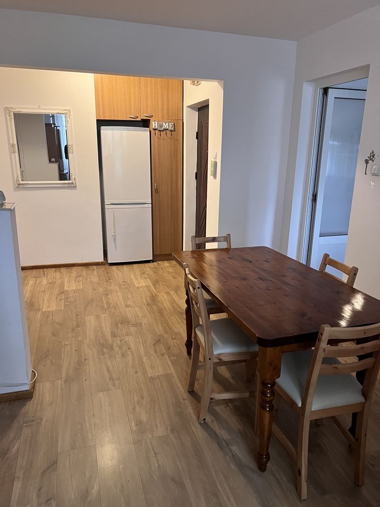 Apartament 2 camere, Decomandat, Etaj 1