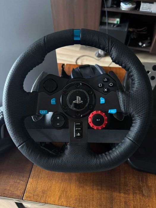 Волан Logitech G29 + педали, като нов!
