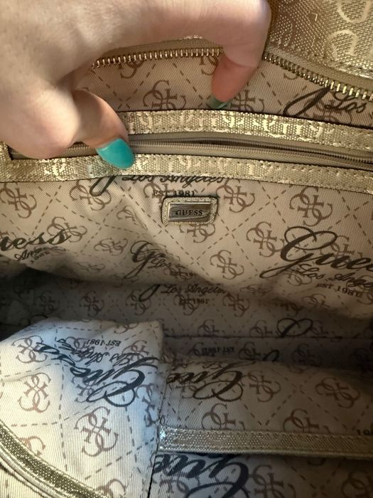 Дамска чанта Guess