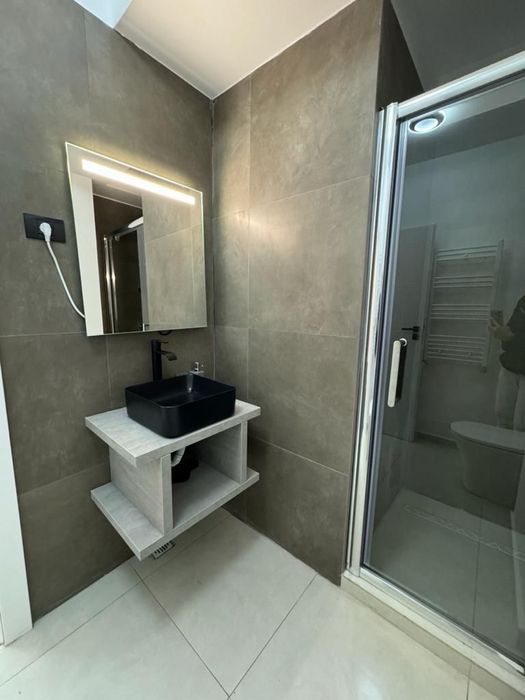 Inchiriez apartament 3 camere