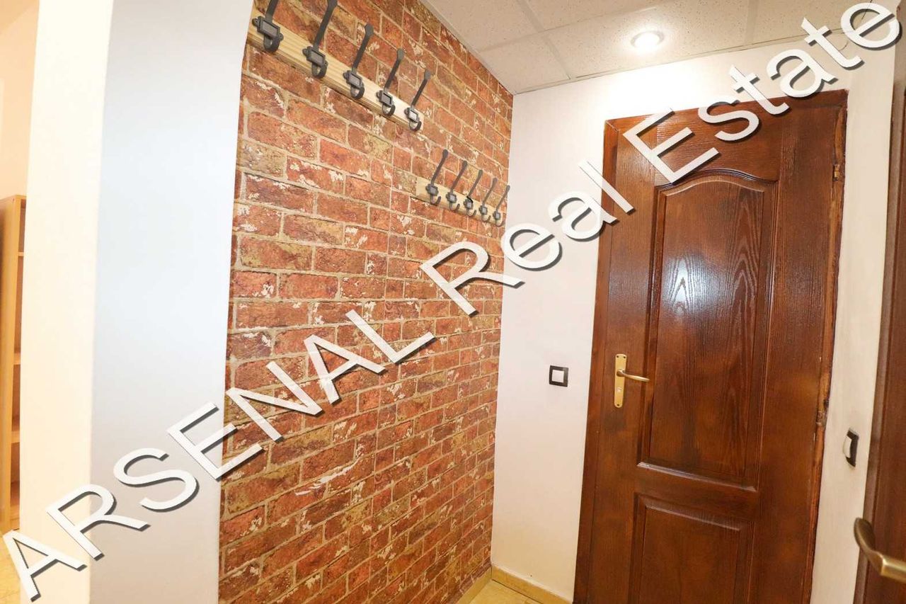 Дава се под наем Офис в София, Докторски паметник - 95 кв.м за 660 € - Снимка #1