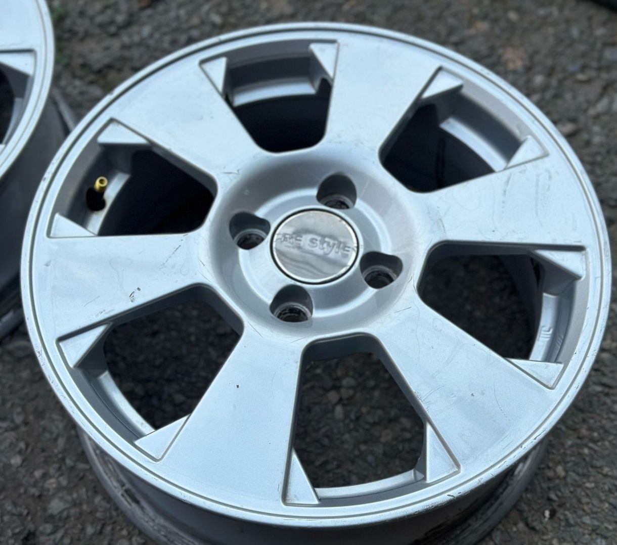 Диски  титановые R15