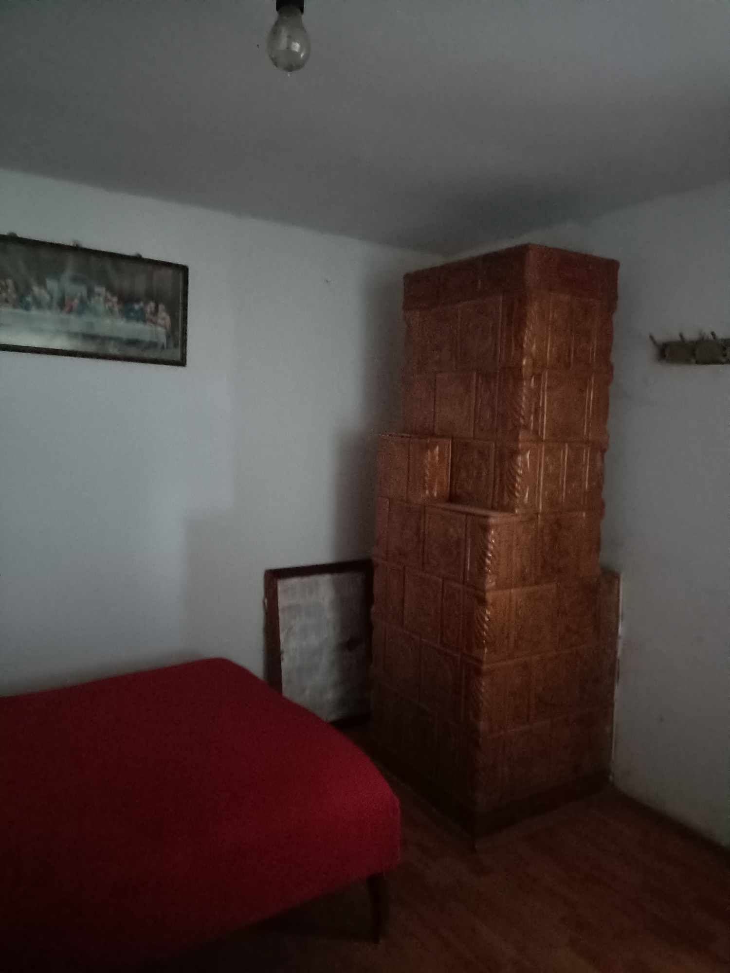 Vând casa  din cărămidă și teren