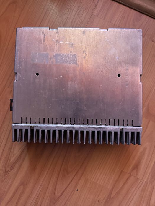 Усилвател за W211