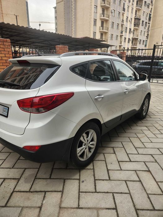 Продается HUNDAI TUCSON 3я позиция