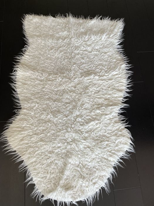 Covoras din blanita artificiala ikea