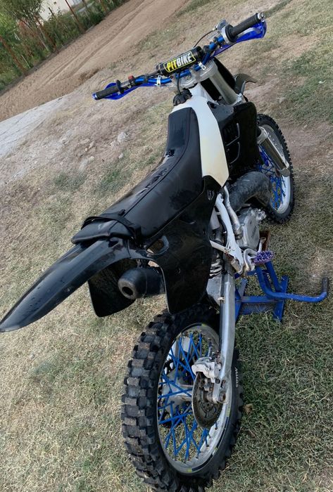 Vand Yamaha yz 250 sau fac schimb cu motocicleta de asfalt de A2