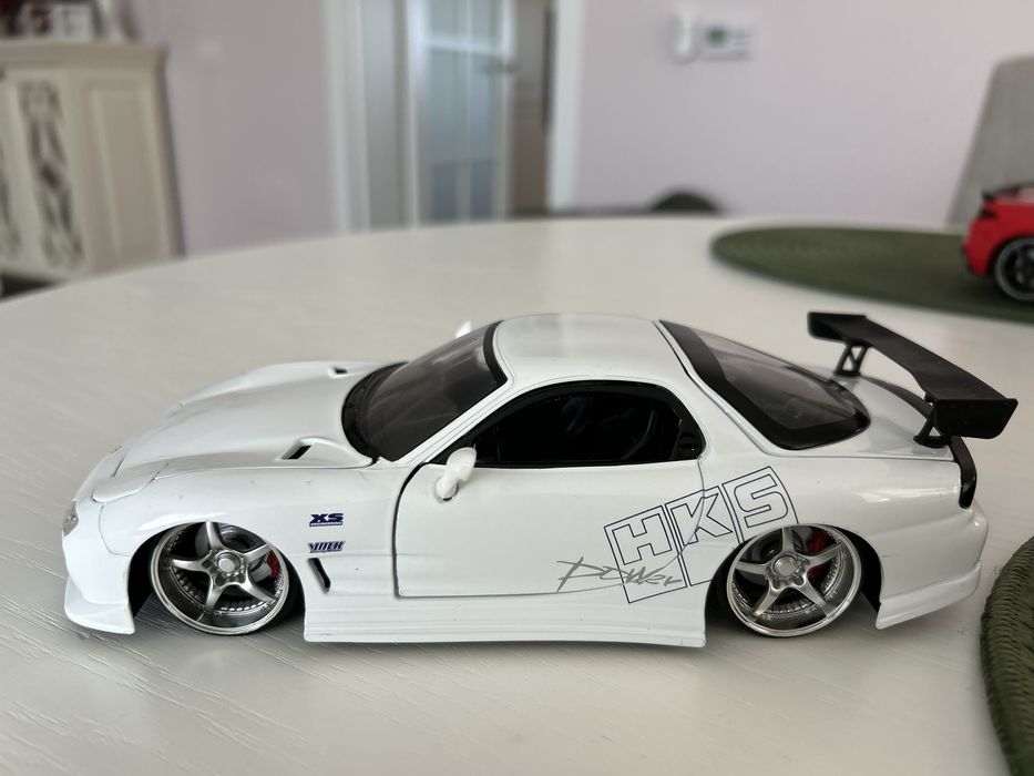 Jada macheta Mazda RX7 scara 1/24 din filmul Fast and Furios