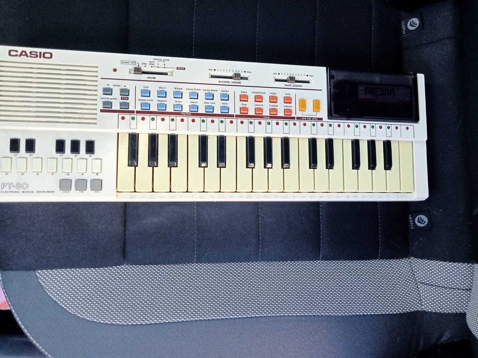 Orga/ Mini sintetizator CASIO PT 80