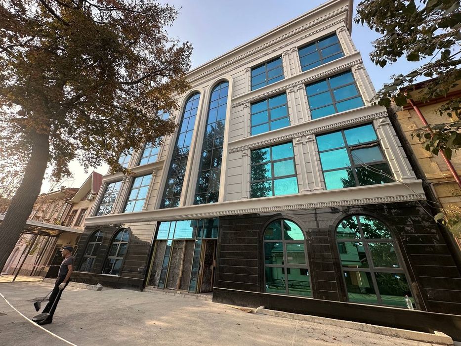 Продается здание под офис, клинику, учебный центр 2400 м2 Глинка