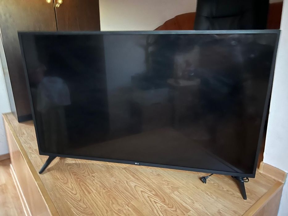 Vând TV smart LG 50UP75003LF pentru piese