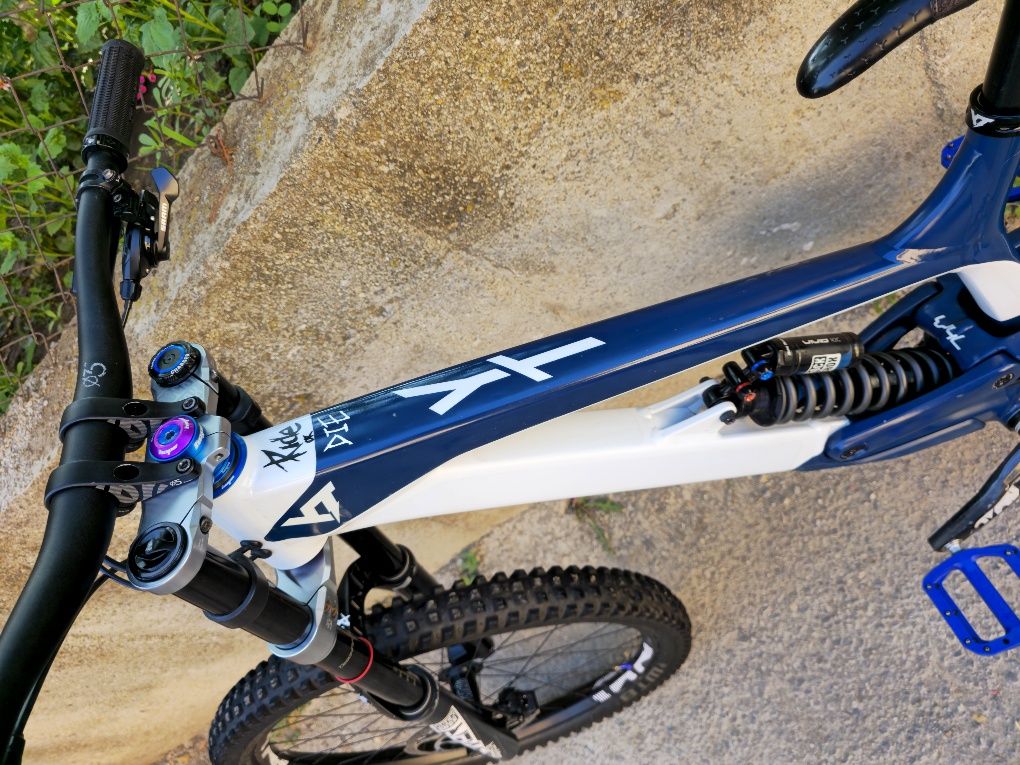 YT Tues 27.5 цола М размер Като нов 2020г. Въздушен Boxxer 1x7 Sram GX