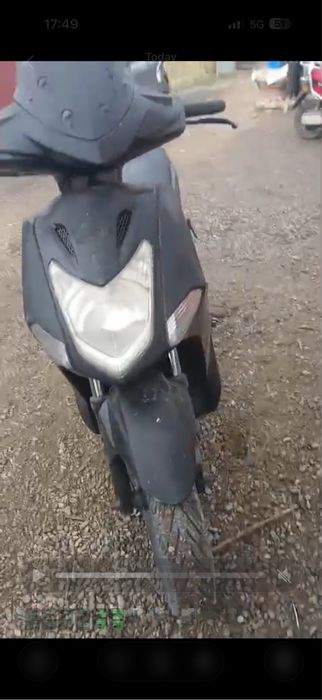 Vand scuter (Pret Negociabil)