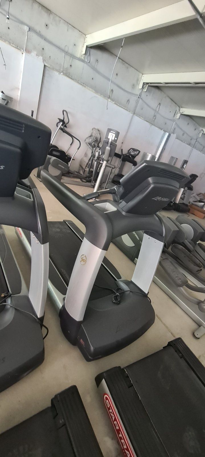 Life fitness пътеки за бягане професионални лайф фитнес