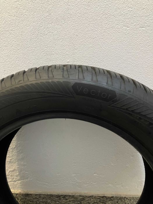 4 всесезонни гуми Goodyear 225/55 R18 102V DOT 2521