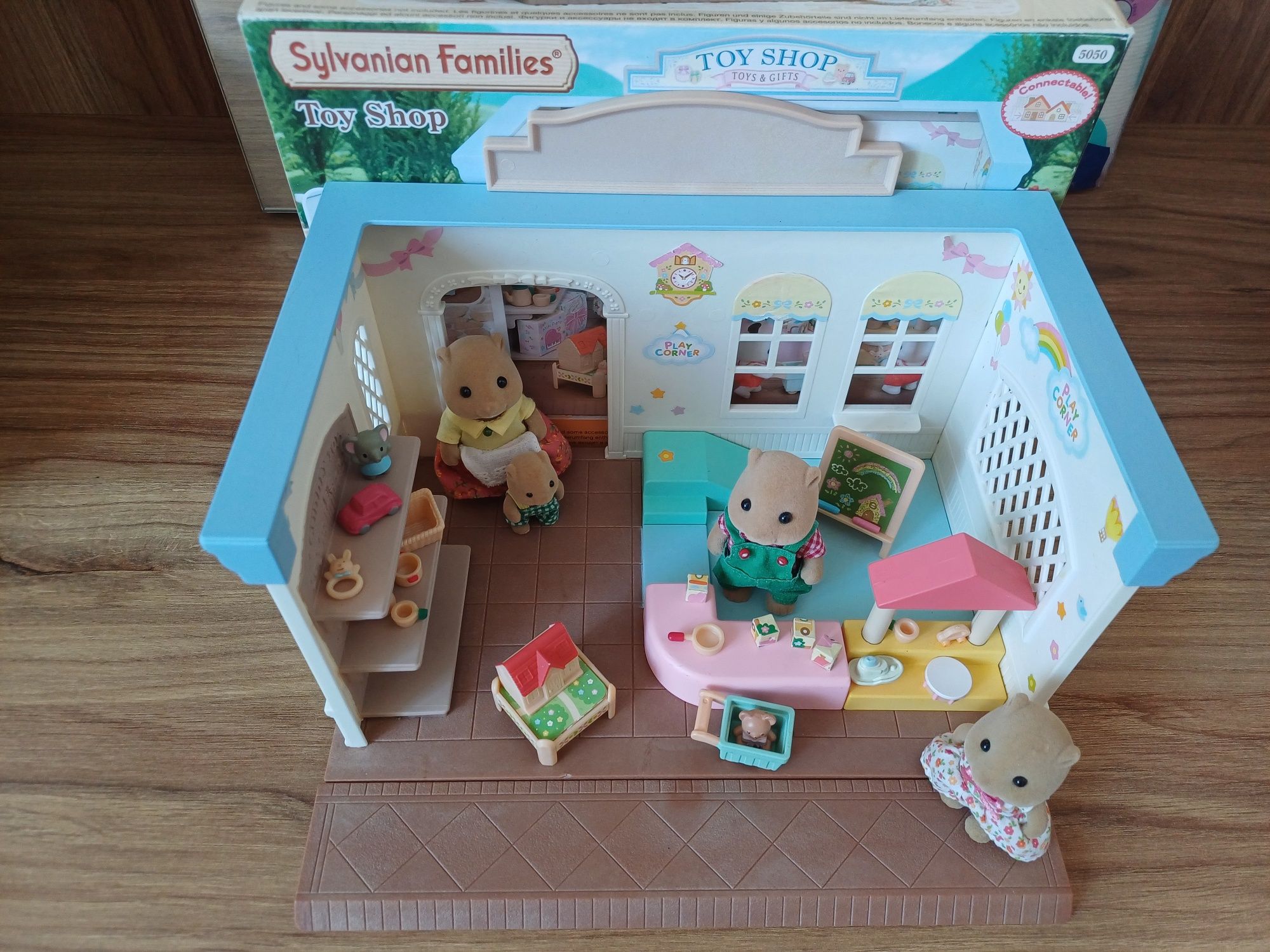 Продам игрушечный дом sylvanian families с семьей бобров