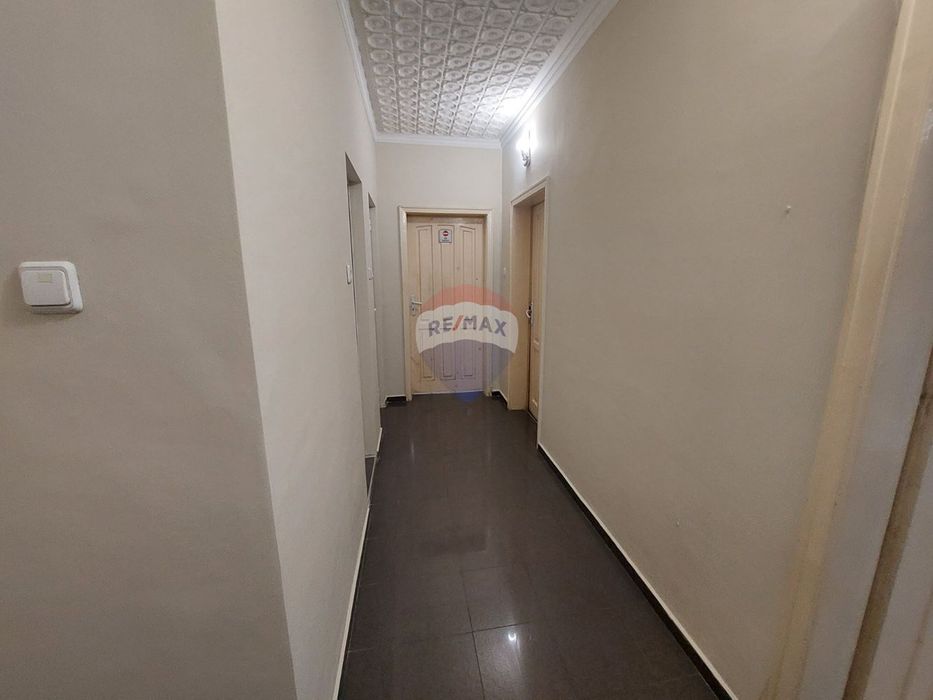 Продава се Тристаен апартамент в Варна, Централна поща - 81 кв.м за 2680 €/кв.м - Снимка #8