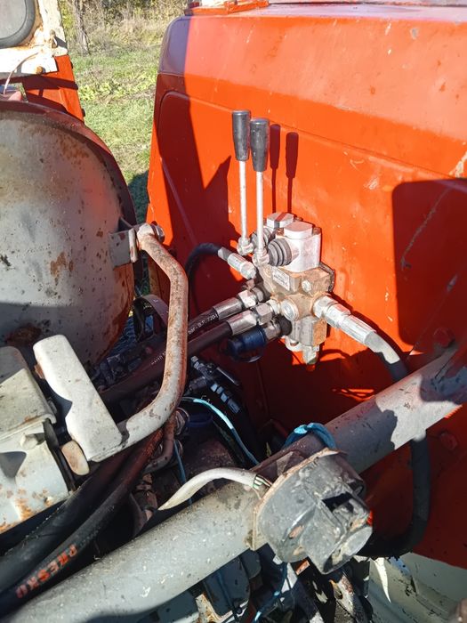 Vând sau schimb tractor stayer 650  cu balotiera welger rp 12u 0