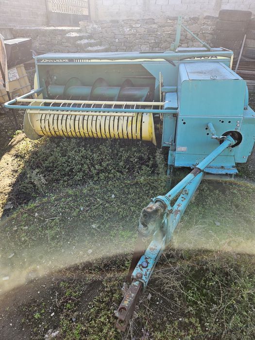 Балировачка John Deere