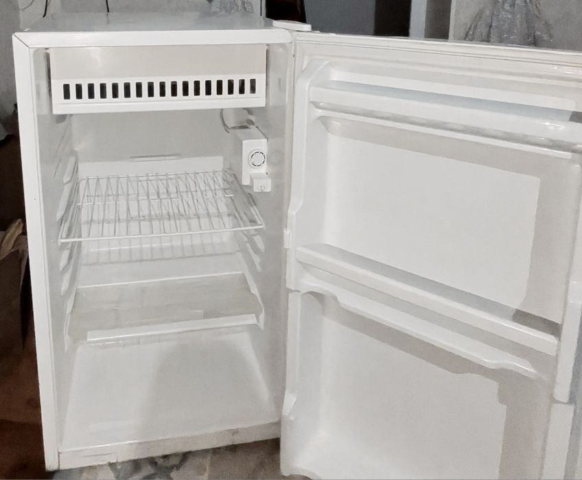 Продам холодильник офисный