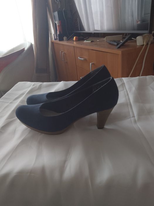 Сини обувки на Marco Tozzi велур