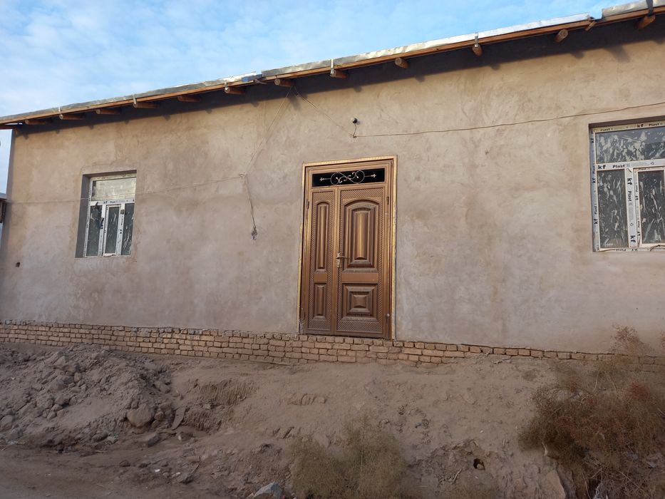 Курилиши тугаланмаган 450м/2турар жой сотилади