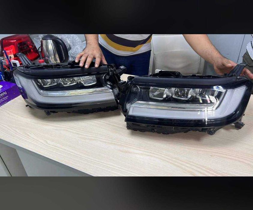 Фара Toyota Land Cruiser 300