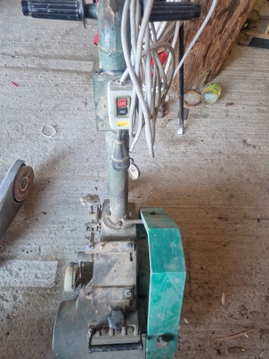 Vând set mașini de șlefuit parket