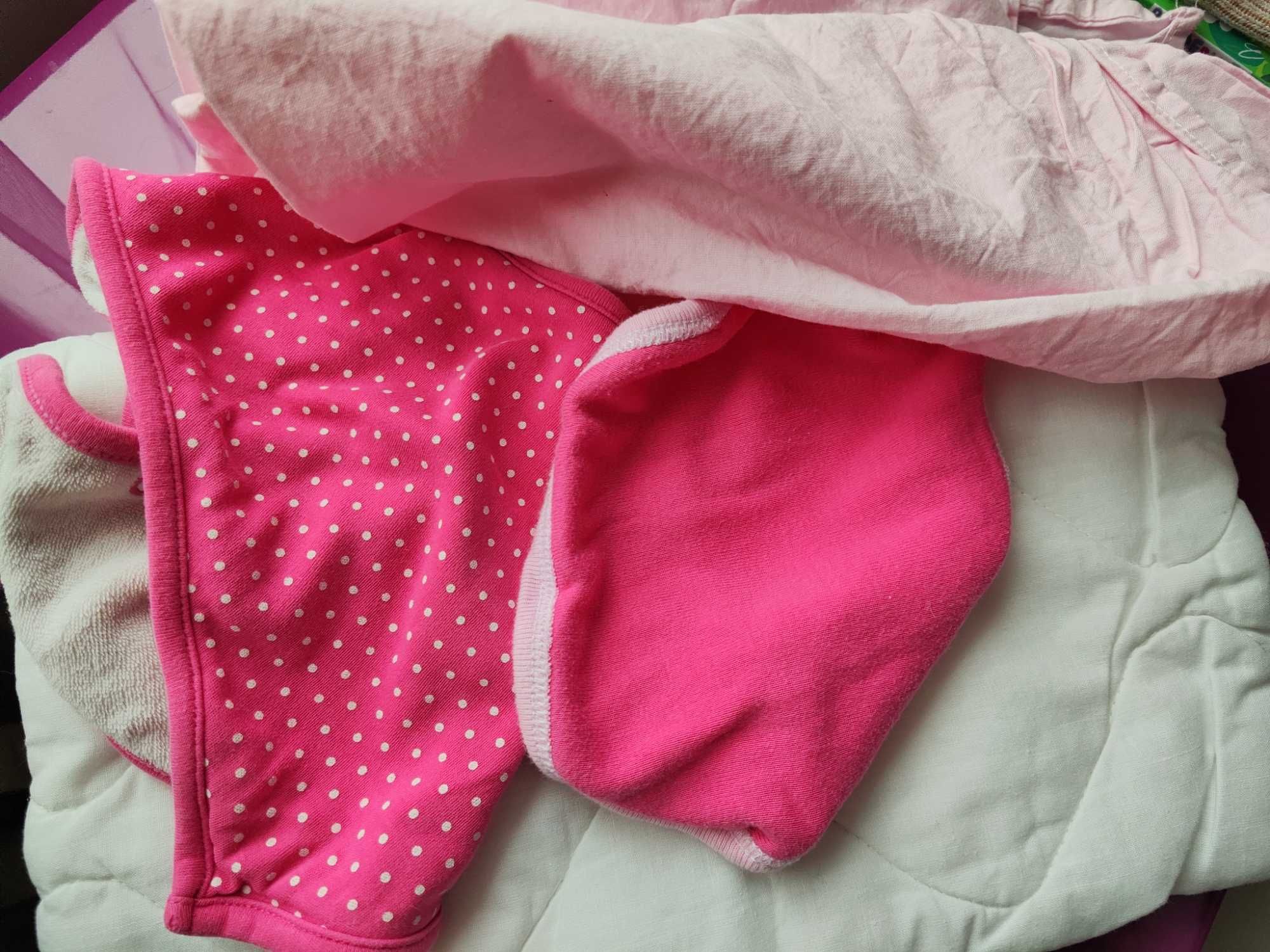 Бебешки сет - яке, възглавничка, одеало, чаршафче, лигавници 3бр
