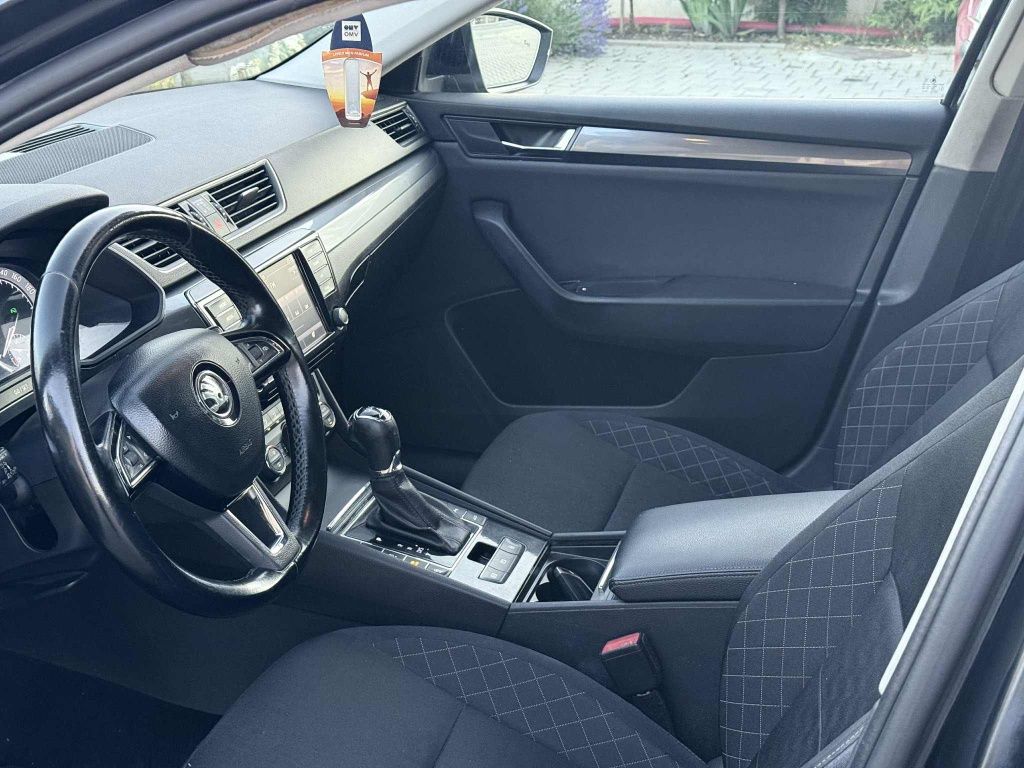 Skoda superb 2018 190cp DSG Matrix Distronic