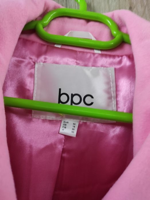 Palton de pe Bonprix, este nou nepurtat