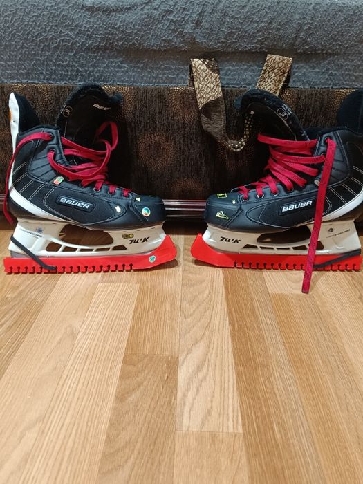 Коньки bauer почти новые