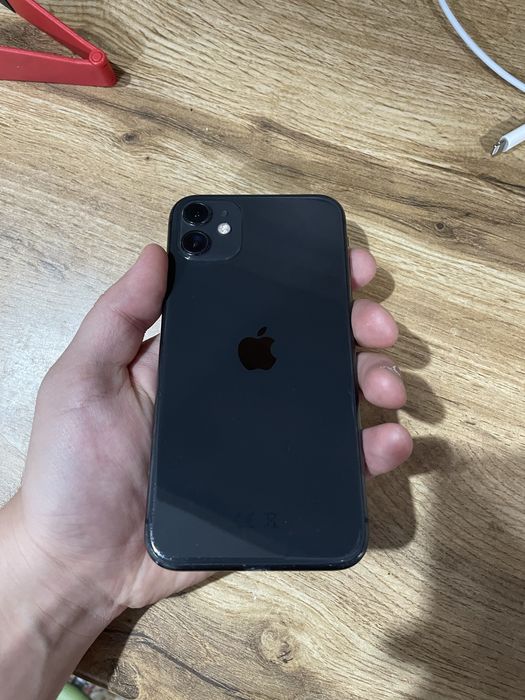 Iphone 11 , 64GB , в хорошем состоянии