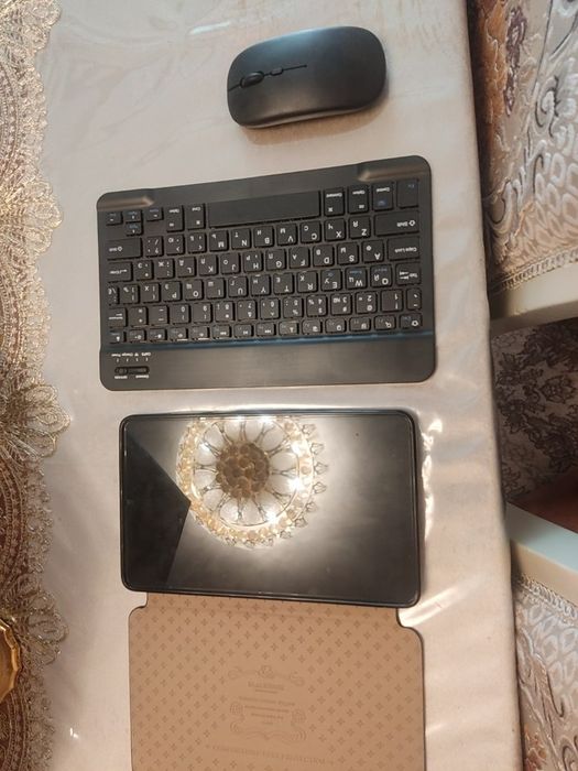 Продам планшет Redmi SE 4G  sim картой