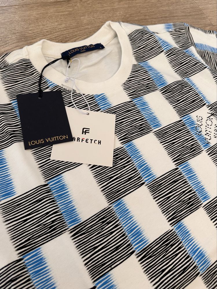 Тениски Louis Vuitton, Moncler